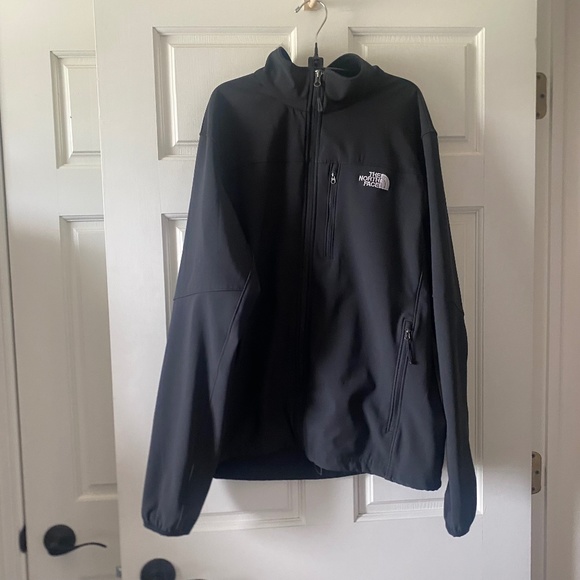 EUC - The North Face - Men's Apex Pneumatic Jacket - Black on Black - Sz Large